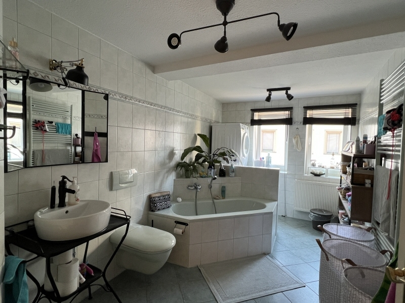 Bad-Badewanne