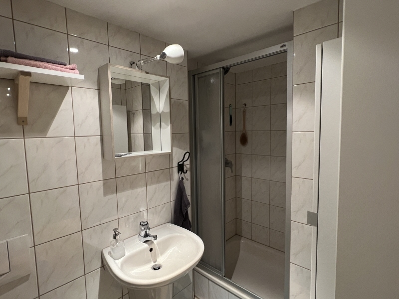 Bad-Dusche
