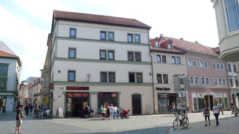 Fensterfront zur Marktstraße