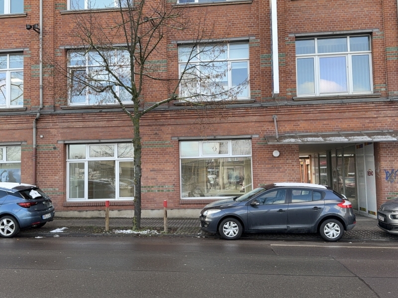 Ladenschaufenster an B247